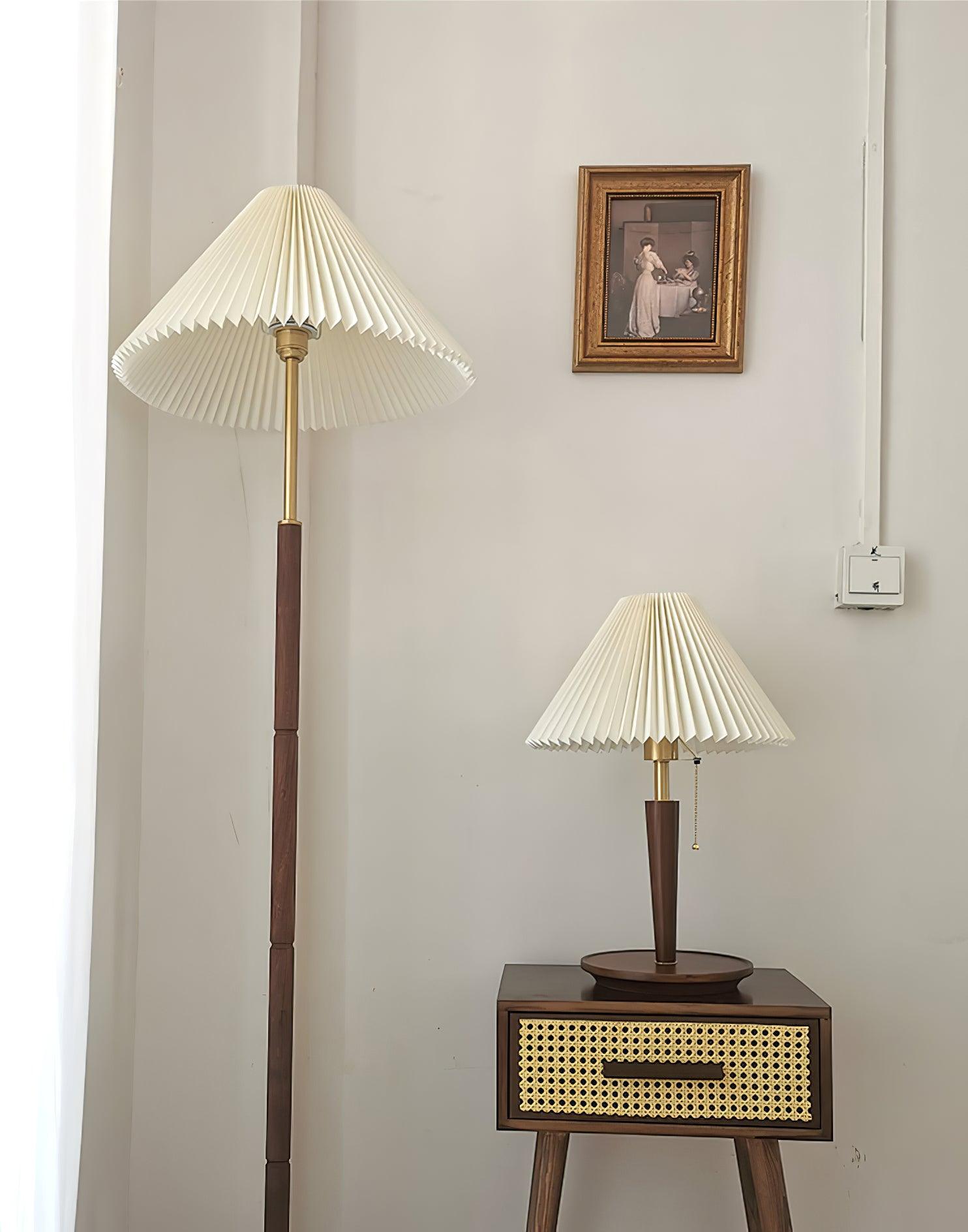 Cone Pleated Fabric Table Lamp - Vakkerlight