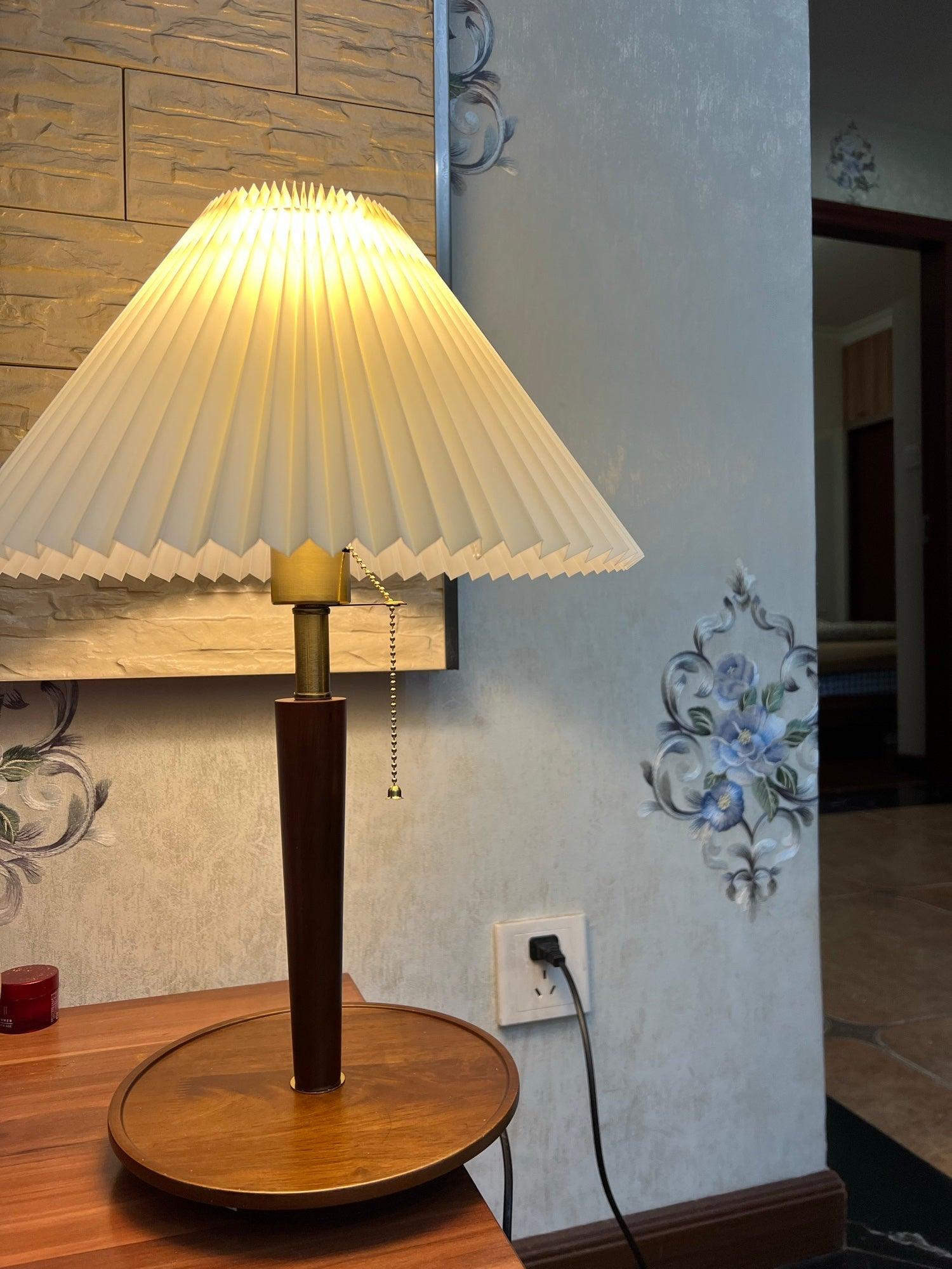 Cone Pleated Fabric Table Lamp - Vakkerlight