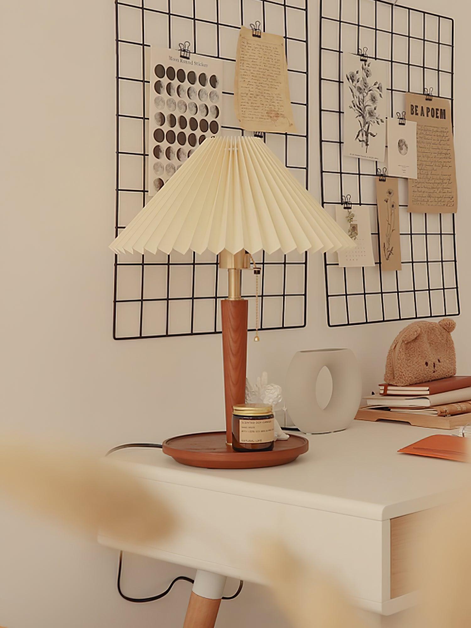 Cone Pleated Fabric Table Lamp - Vakkerlight