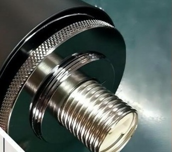 G9 metal lampholder with knurled ring and threaded neck
