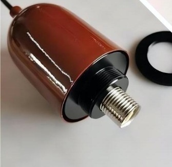Painted metal cap with G9 thread and a black gasket beside it