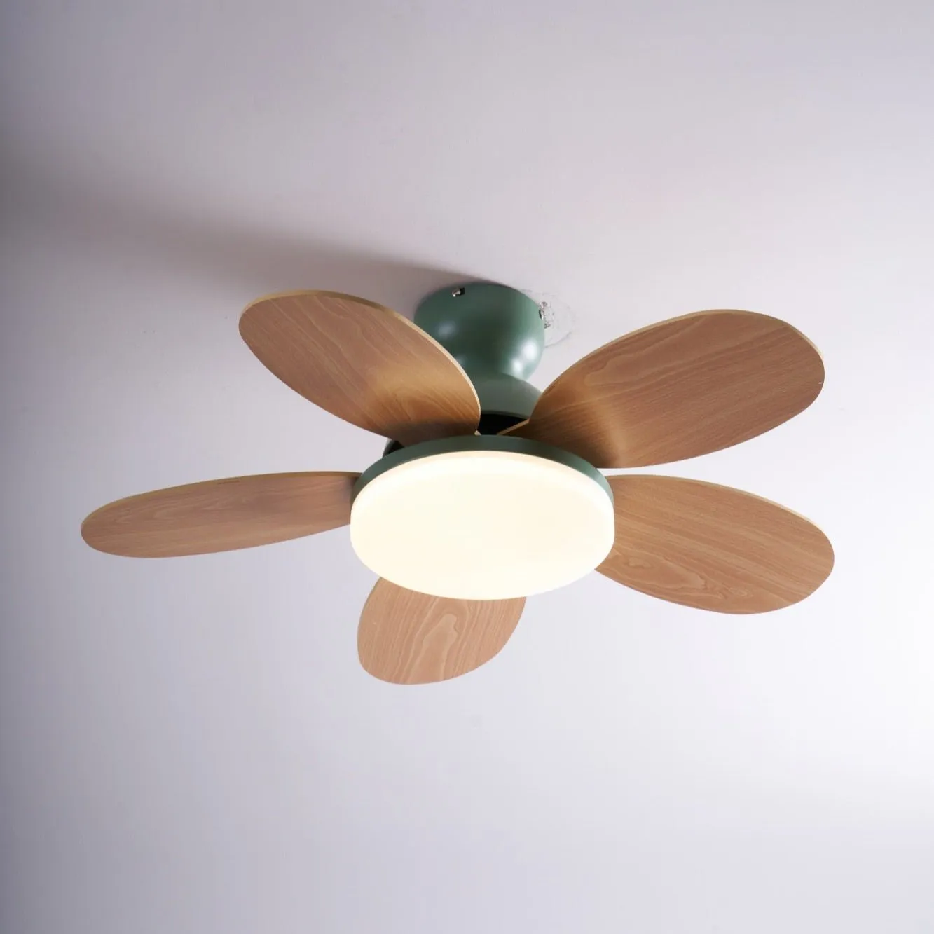 Petalo Ceiling Fan Light - Vakkerlight