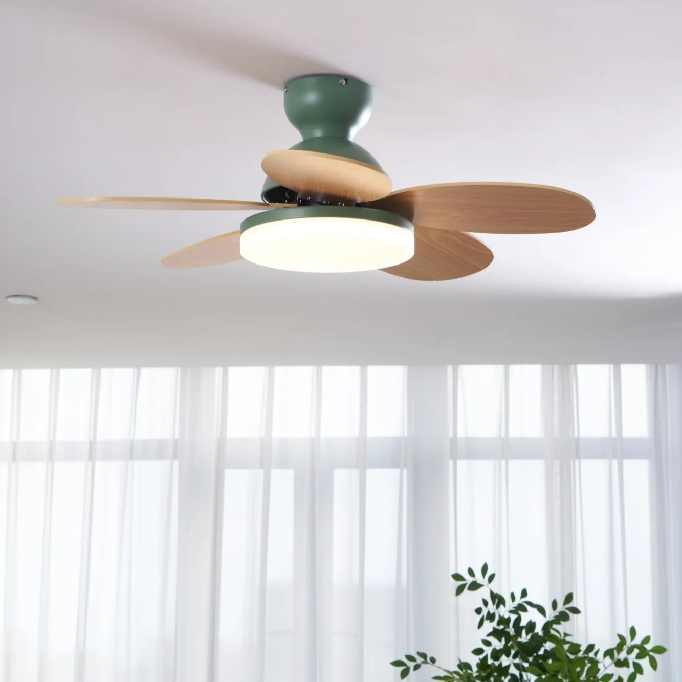 Petalo Ceiling Fan Light - Vakkerlight