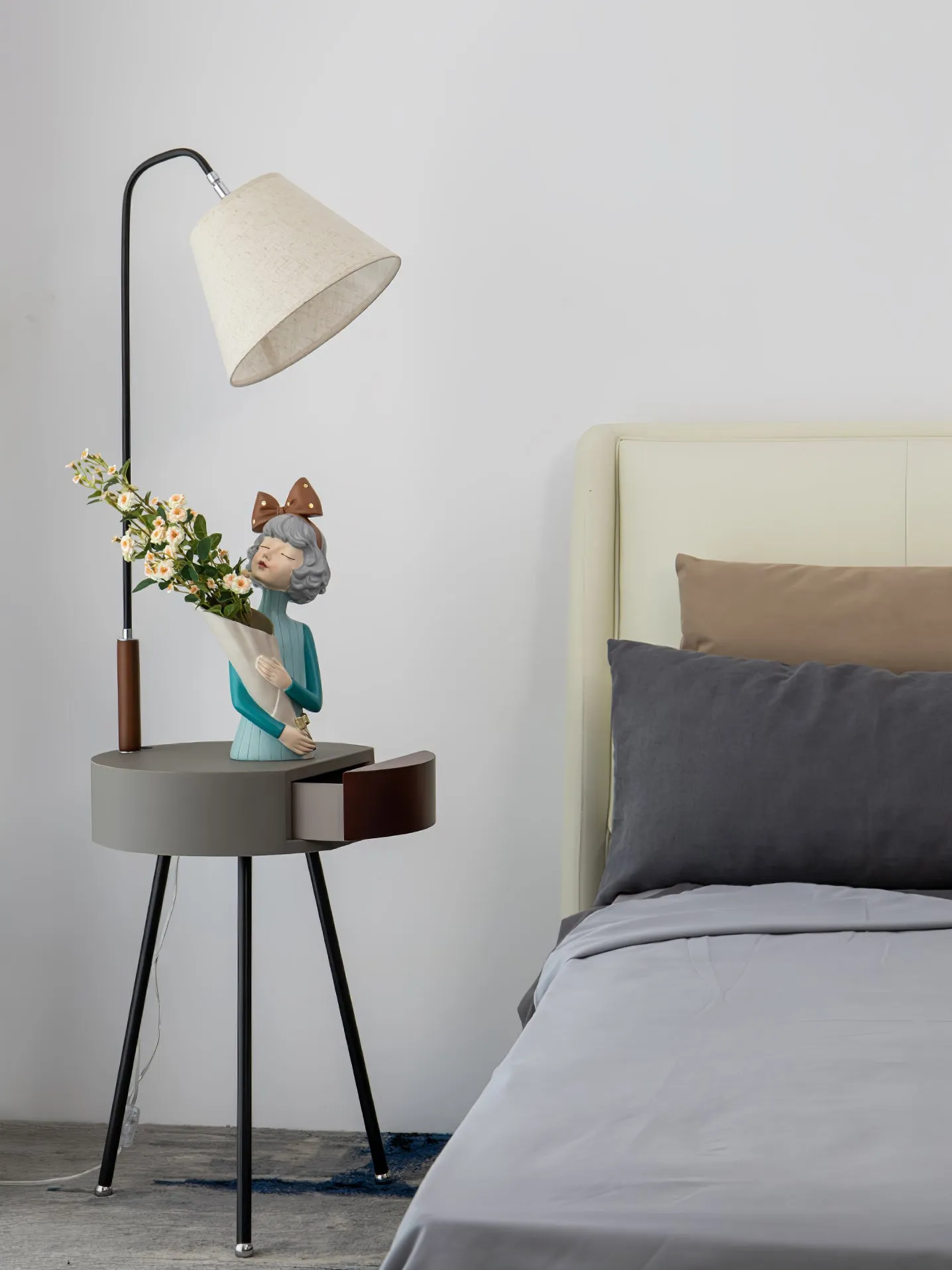 Tripod Fabric Floor Lamp - Vakkerlight