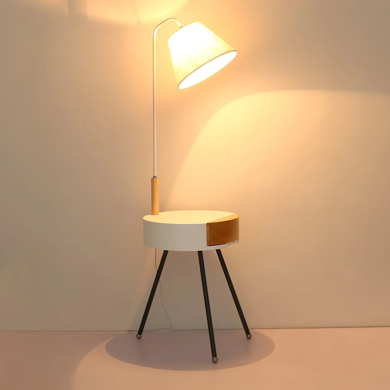 Tripod Fabric Floor Lamp - Vakkerlight