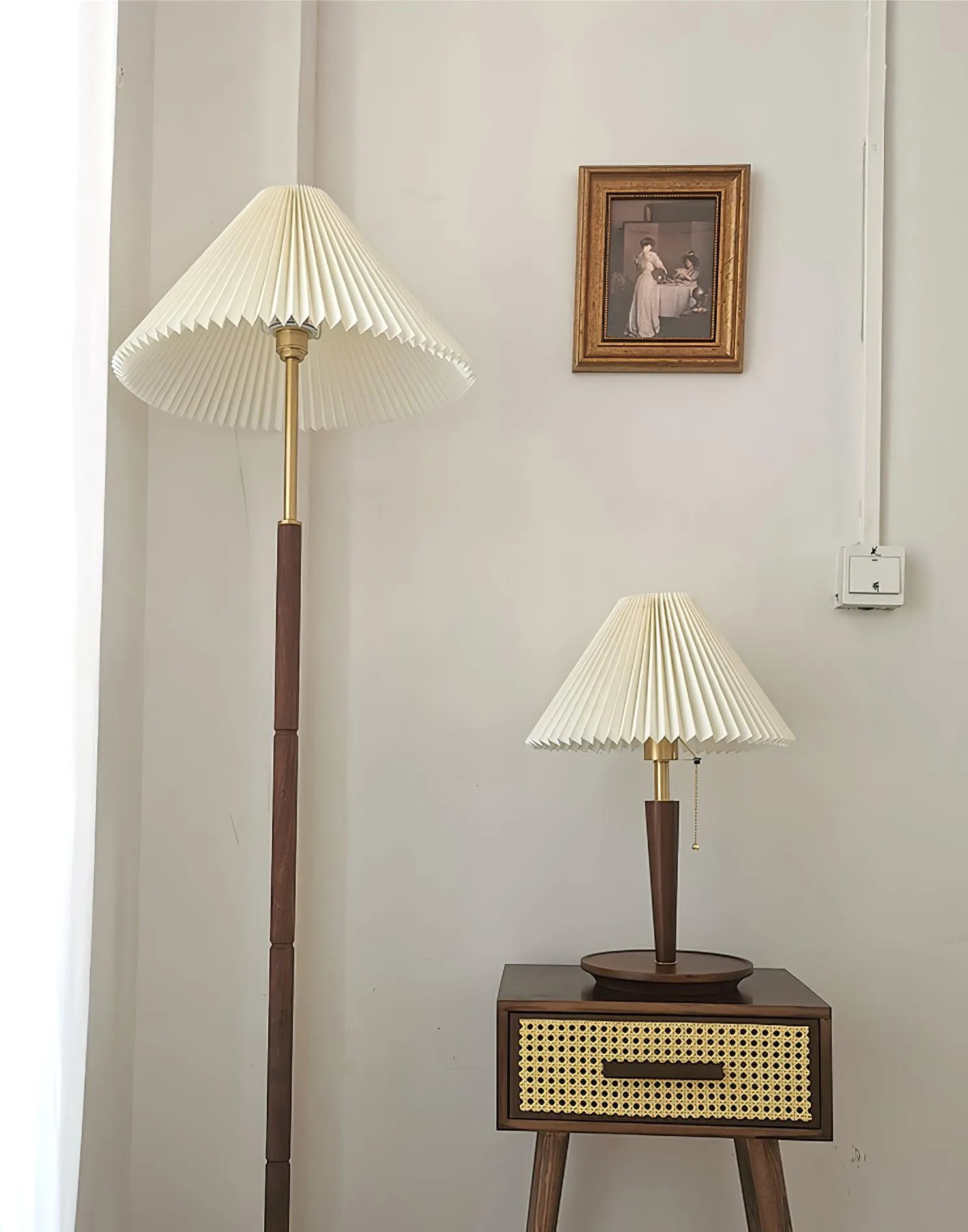 Cone Pleated Fabric Table Lamp - Vakkerlight
