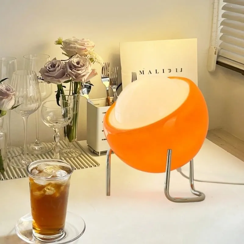 Creative Bauhaus Egg Table Lamp S42