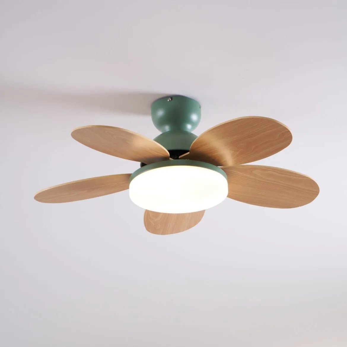 Petalo Ceiling Fan Light - Vakkerlight